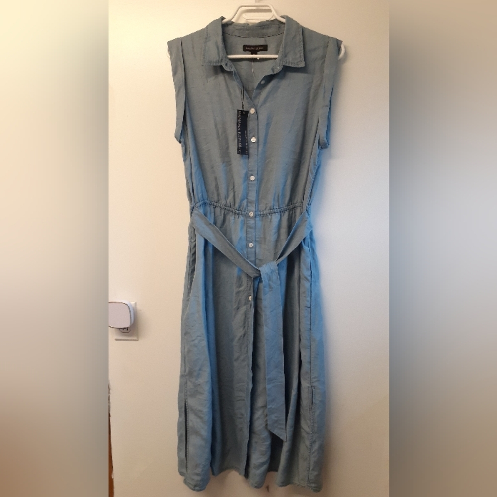 NWT - Banana Republic lightweight denim-look dress - size medium